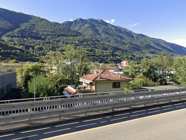 negozio in vendita ad Omegna