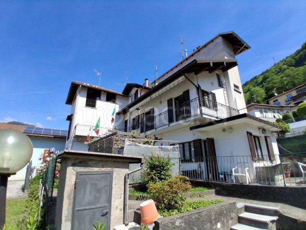 appartamento in vendita ad Omegna in zona Sant'Anna