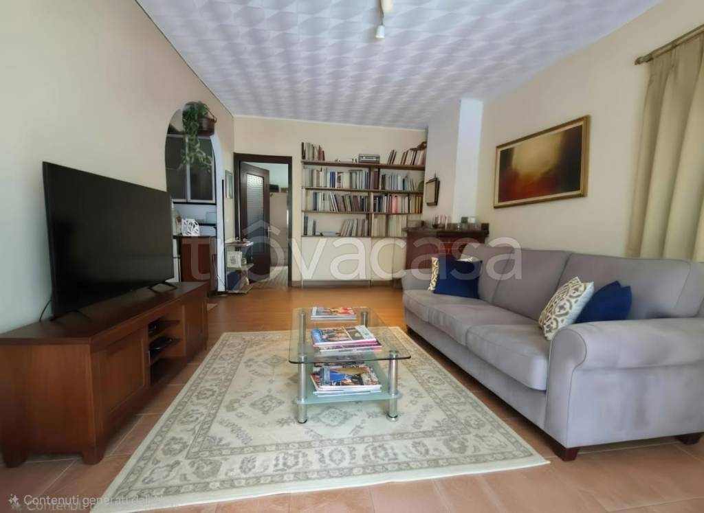 casa indipendente in vendita ad Omegna in zona Crusinallo