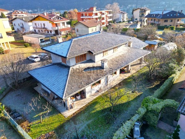 casa indipendente in vendita ad Omegna in zona Borca