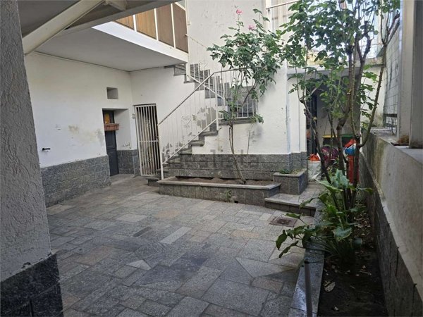 appartamento in vendita ad Omegna in zona Cireggio