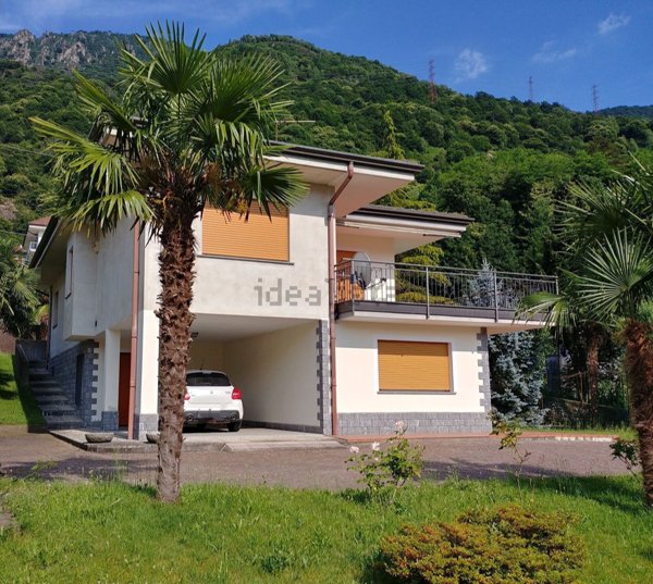 casa indipendente in vendita ad Omegna in zona Sant'Anna
