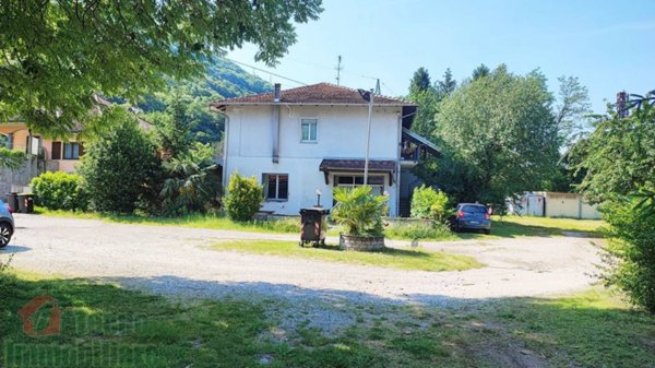 appartamento in vendita ad Omegna in zona Crusinallo
