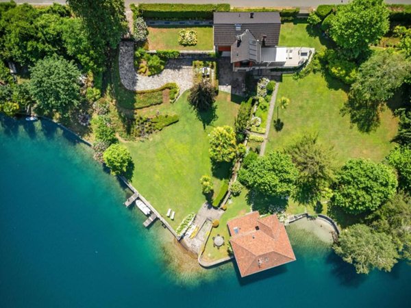 casa indipendente in vendita ad Omegna in zona Borca