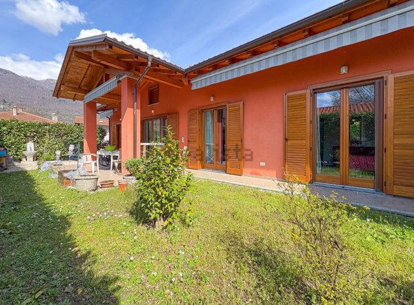 casa indipendente in vendita ad Omegna in zona Crusinallo