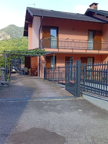 casa indipendente in vendita ad Omegna in zona Crusinallo
