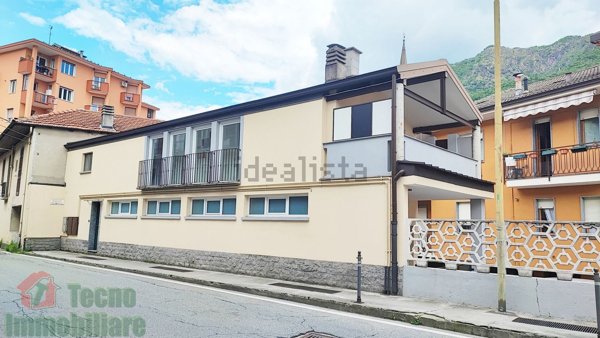 appartamento in vendita ad Omegna in zona Sant'Anna