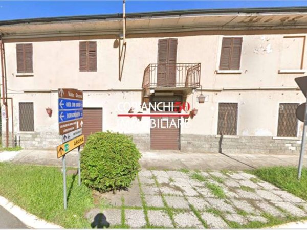 intera palazzina in vendita ad Omegna in zona Crusinallo