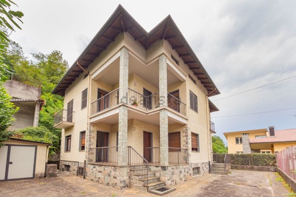 casa indipendente in vendita ad Omegna in zona Crusinallo