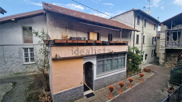 appartamento in vendita ad Omegna in zona Borca