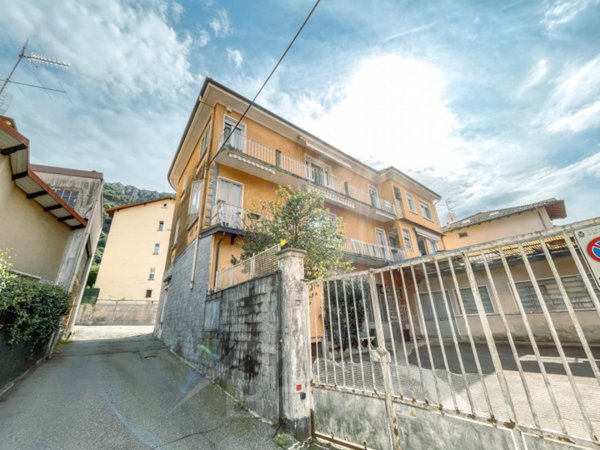 appartamento in vendita ad Omegna in zona Sant'Anna