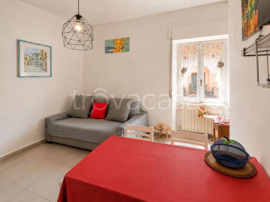 appartamento in vendita ad Omegna in zona Sant'Anna
