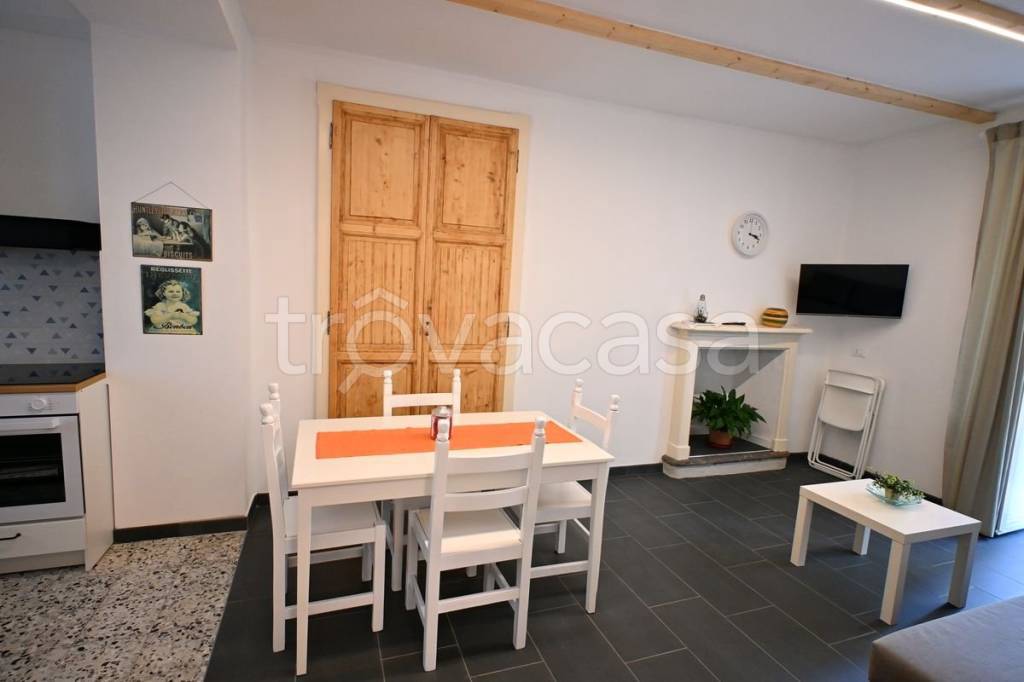 appartamento in vendita ad Omegna in zona Sant'Anna