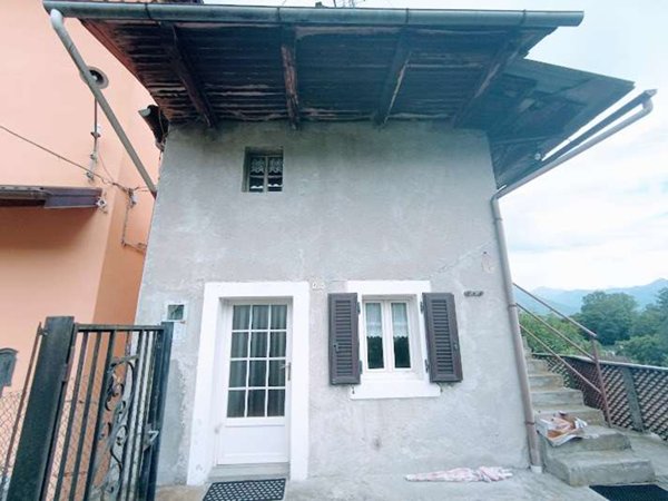 casa indipendente in vendita ad Ornavasso in zona Migiandone