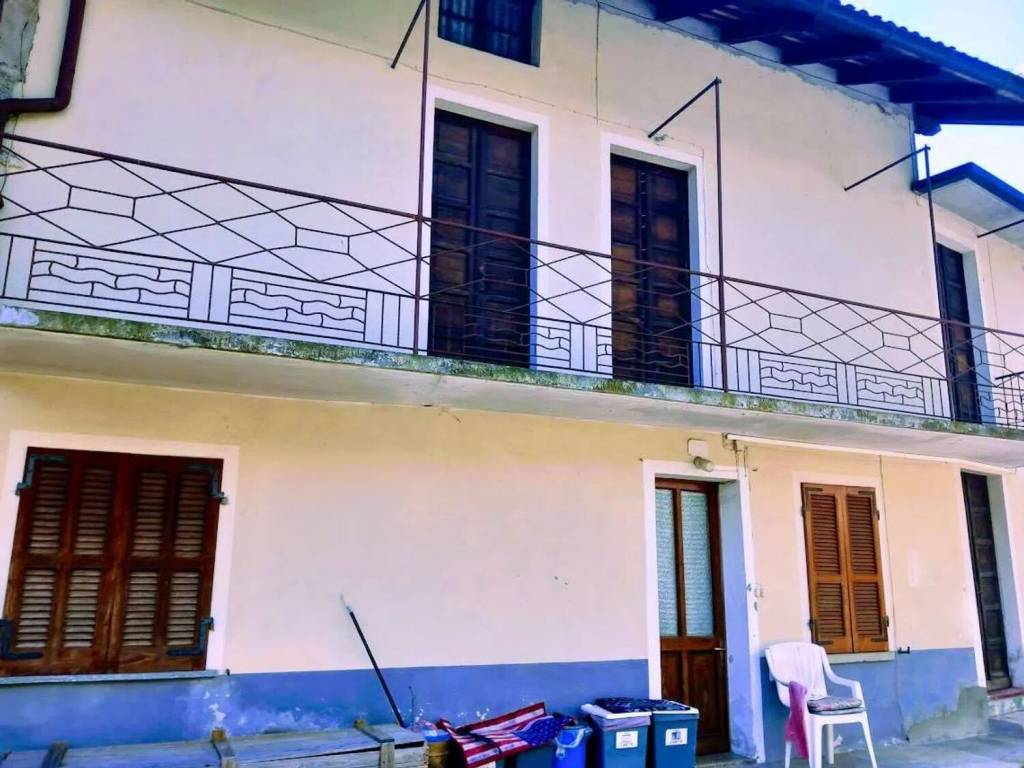casa indipendente in vendita ad Ornavasso in zona Migiandone