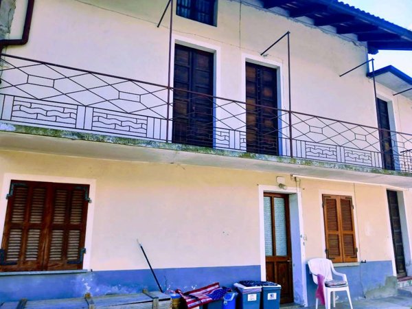 casa indipendente in vendita ad Ornavasso in zona Migiandone
