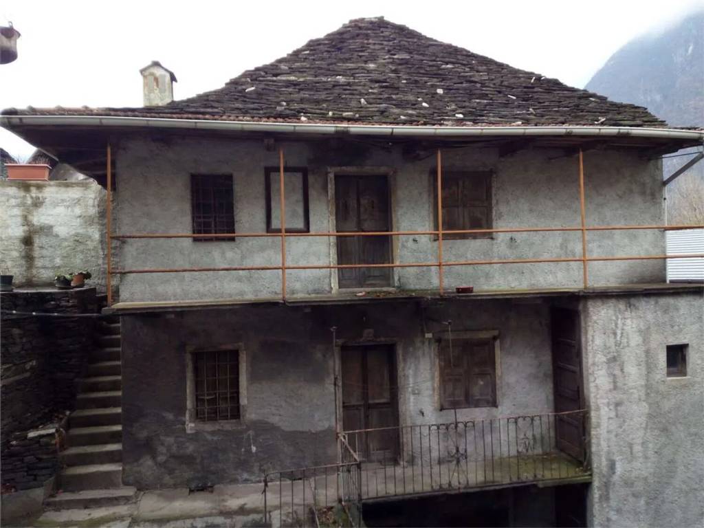 casa indipendente in vendita ad Ornavasso