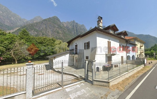 casa indipendente in vendita ad Ornavasso in zona Migiandone