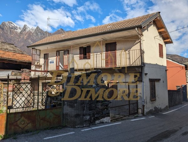 casa indipendente in vendita ad Ornavasso