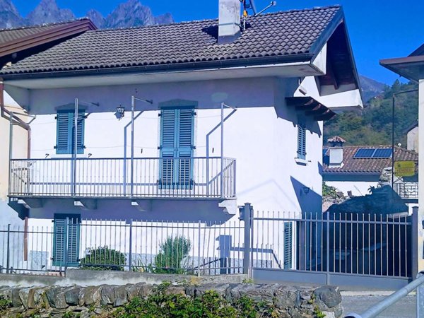 appartamento in vendita ad Ornavasso in zona Migiandone