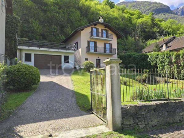 casa indipendente in vendita ad Ornavasso in zona Migiandone