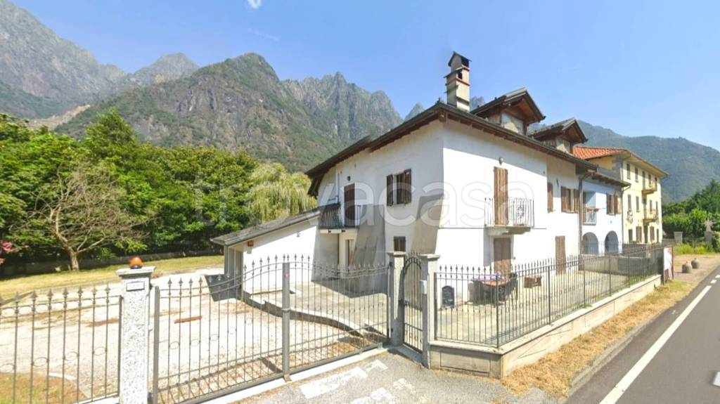 casa indipendente in vendita ad Ornavasso in zona Migiandone