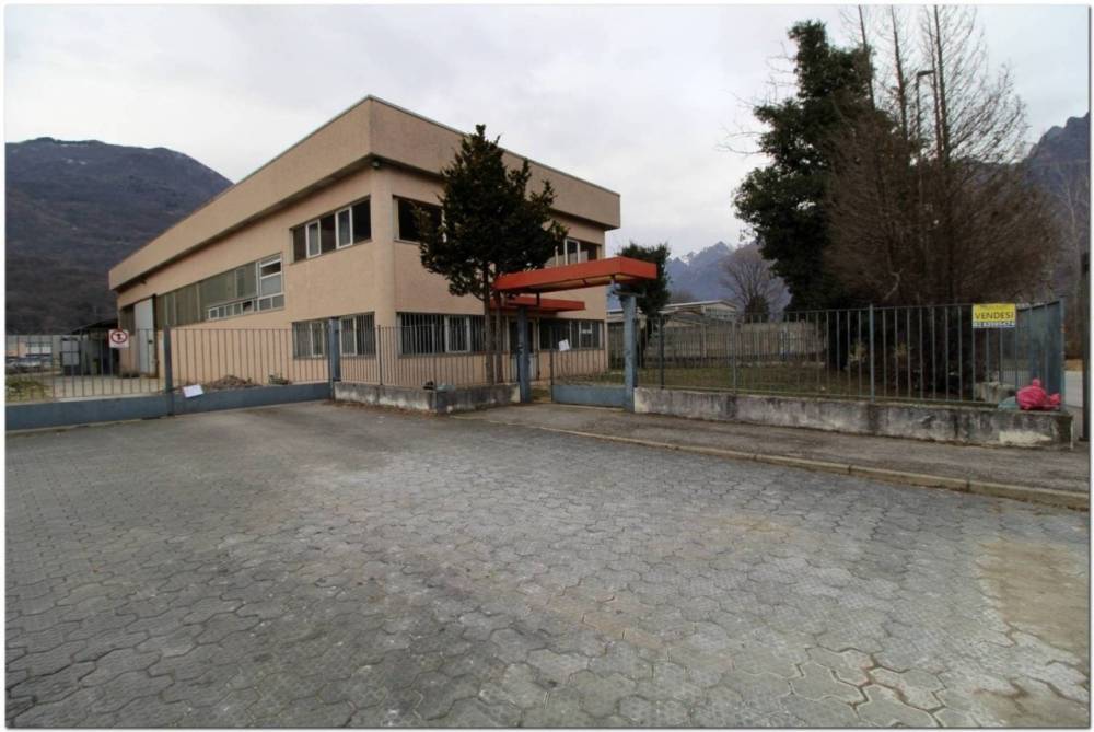 capannone in vendita ad Ornavasso