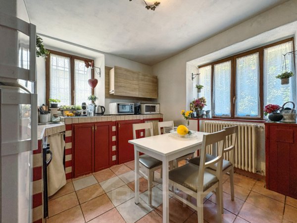 casa indipendente in vendita ad Ornavasso in zona Migiandone