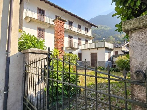 casa indipendente in vendita ad Ornavasso in zona Migiandone