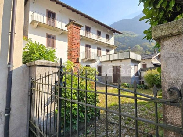 casa indipendente in vendita ad Ornavasso in zona Migiandone