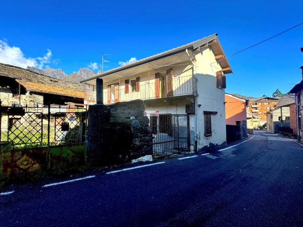 casa indipendente in vendita ad Ornavasso