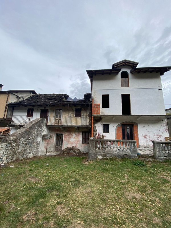 casa indipendente in vendita ad Ornavasso