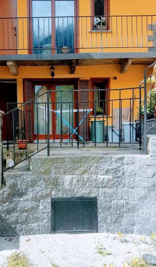 appartamento in vendita ad Ornavasso in zona Migiandone