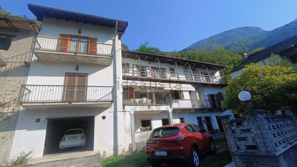 appartamento in vendita ad Ornavasso in zona Migiandone