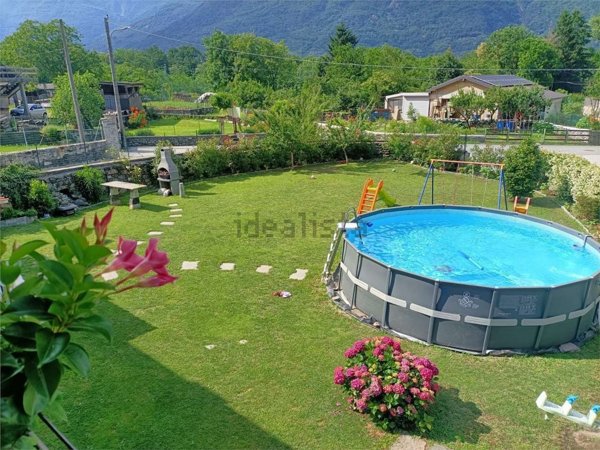 casa semindipendente in vendita ad Ornavasso in zona Migiandone