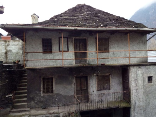 casa indipendente in vendita ad Ornavasso in zona Migiandone