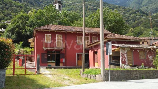 casa indipendente in vendita ad Ornavasso in zona Migiandone