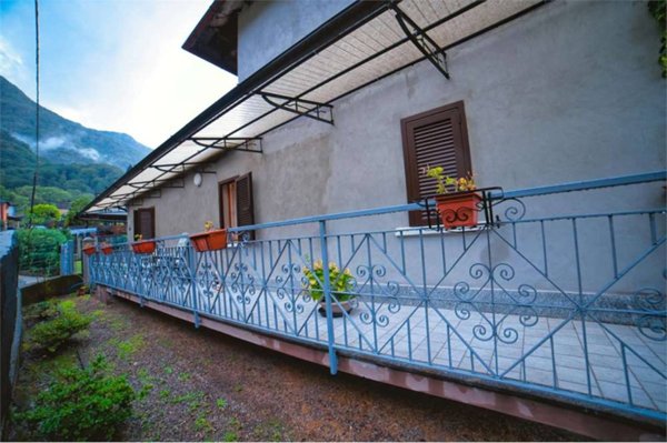 casa indipendente in vendita ad Ornavasso