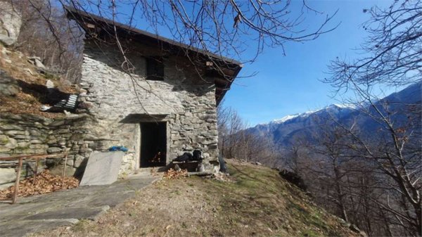 casa indipendente in vendita a Pallanzeno