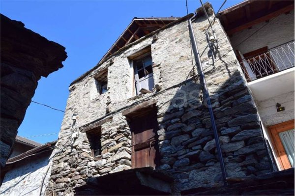 casa indipendente in vendita a Piedimulera