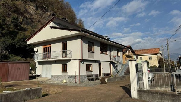 casa indipendente in vendita a Piedimulera