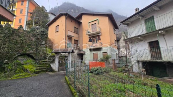 casa indipendente in vendita a Piedimulera