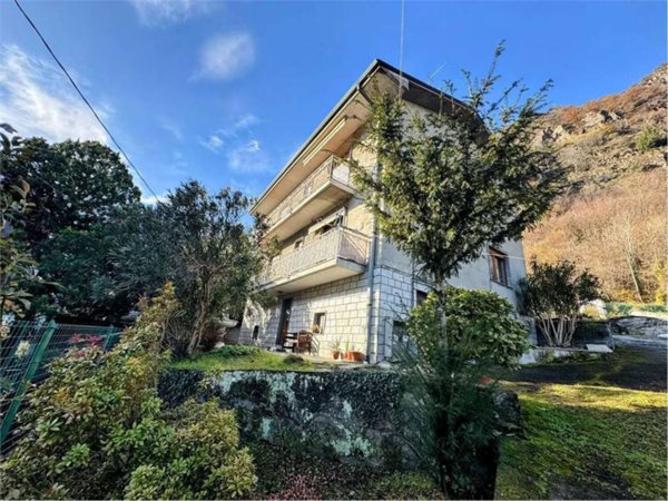casa indipendente in vendita a Piedimulera