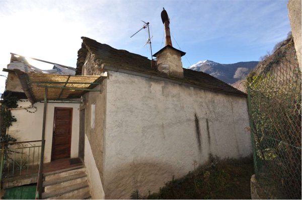 casa indipendente in vendita a Piedimulera