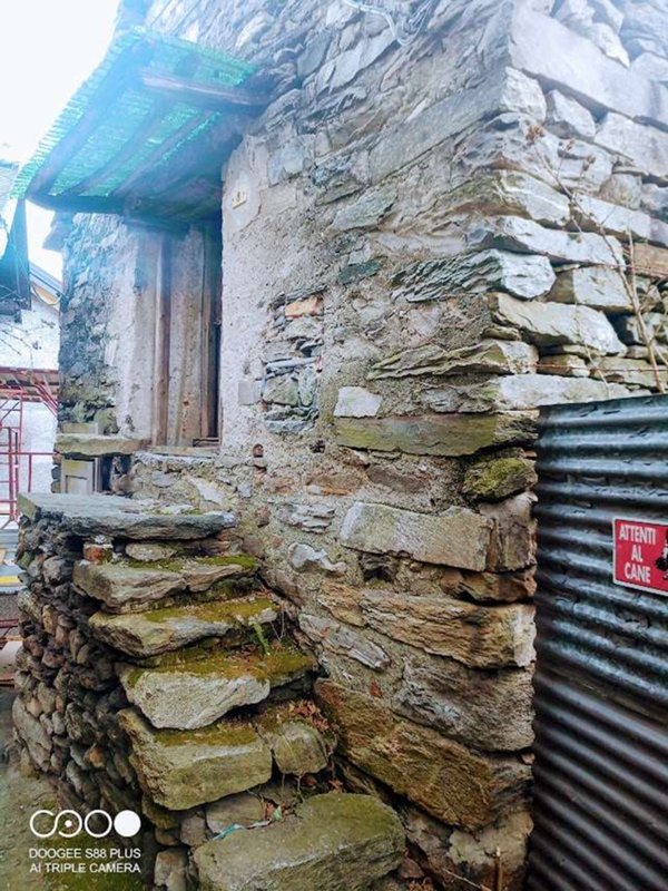 casa indipendente in vendita a Piedimulera