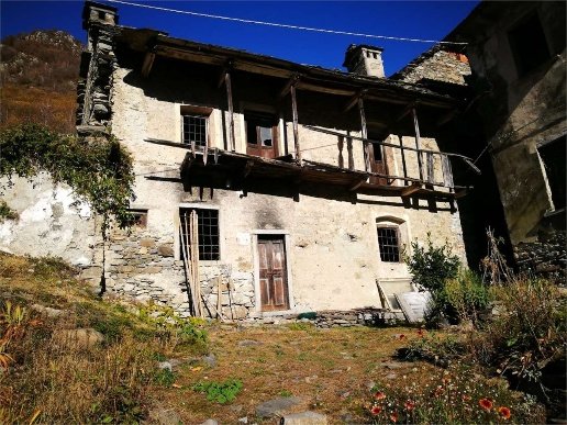 casa indipendente in vendita a Piedimulera