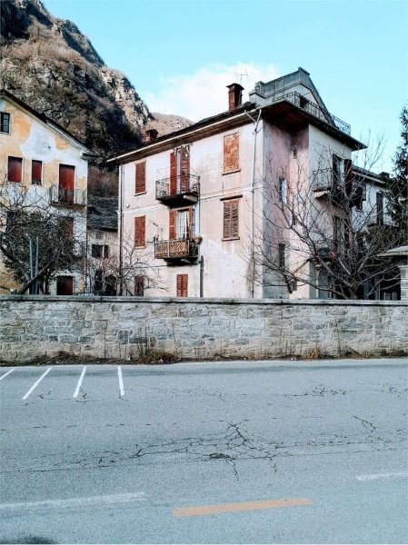 casa indipendente in vendita a Piedimulera