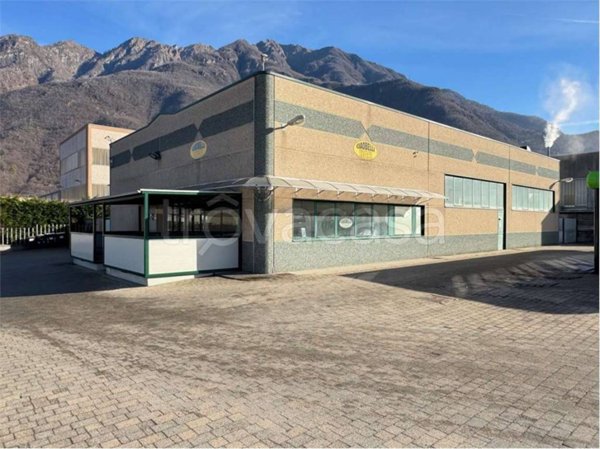 locale commerciale in vendita a Piedimulera