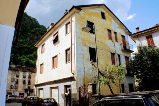 casa indipendente in vendita a Piedimulera