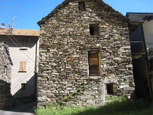 casa indipendente in vendita a Piedimulera